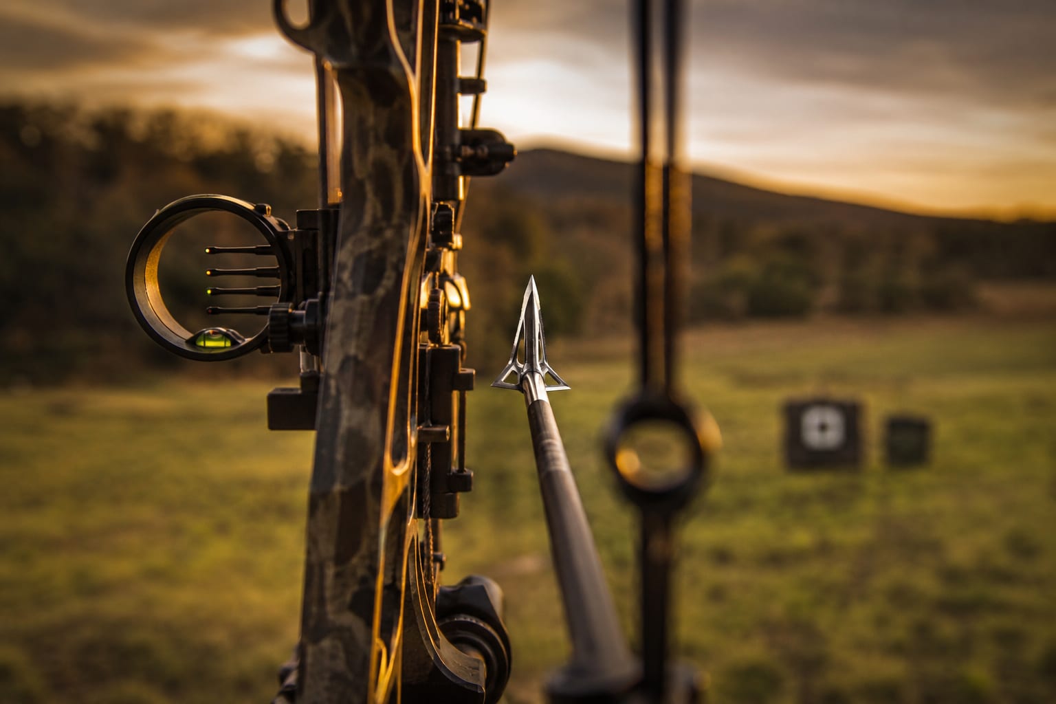 Do Mechanical Broadheads Fly Closer to Field Points Than Fixed Blade?